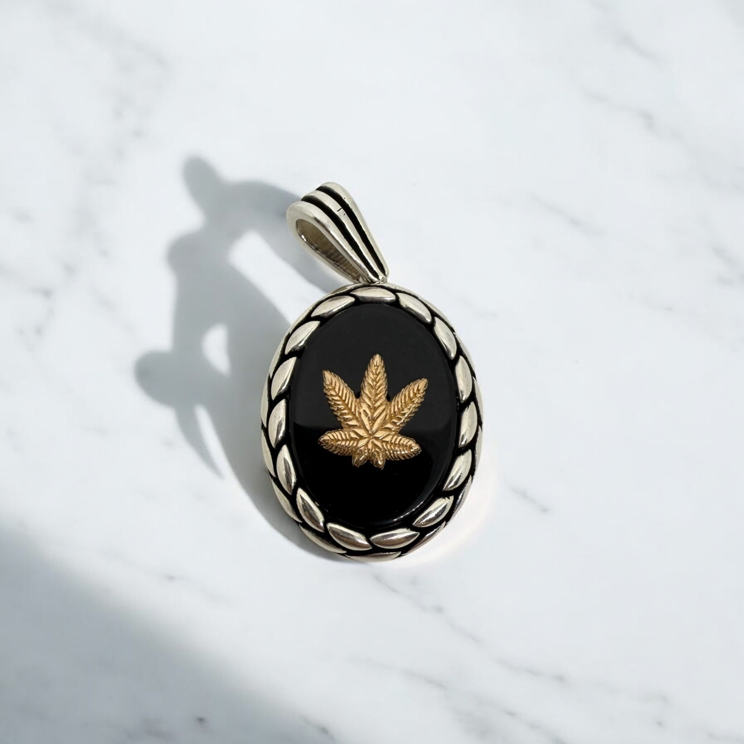 925 Sterling Silver Black Leaf Oval Pendant