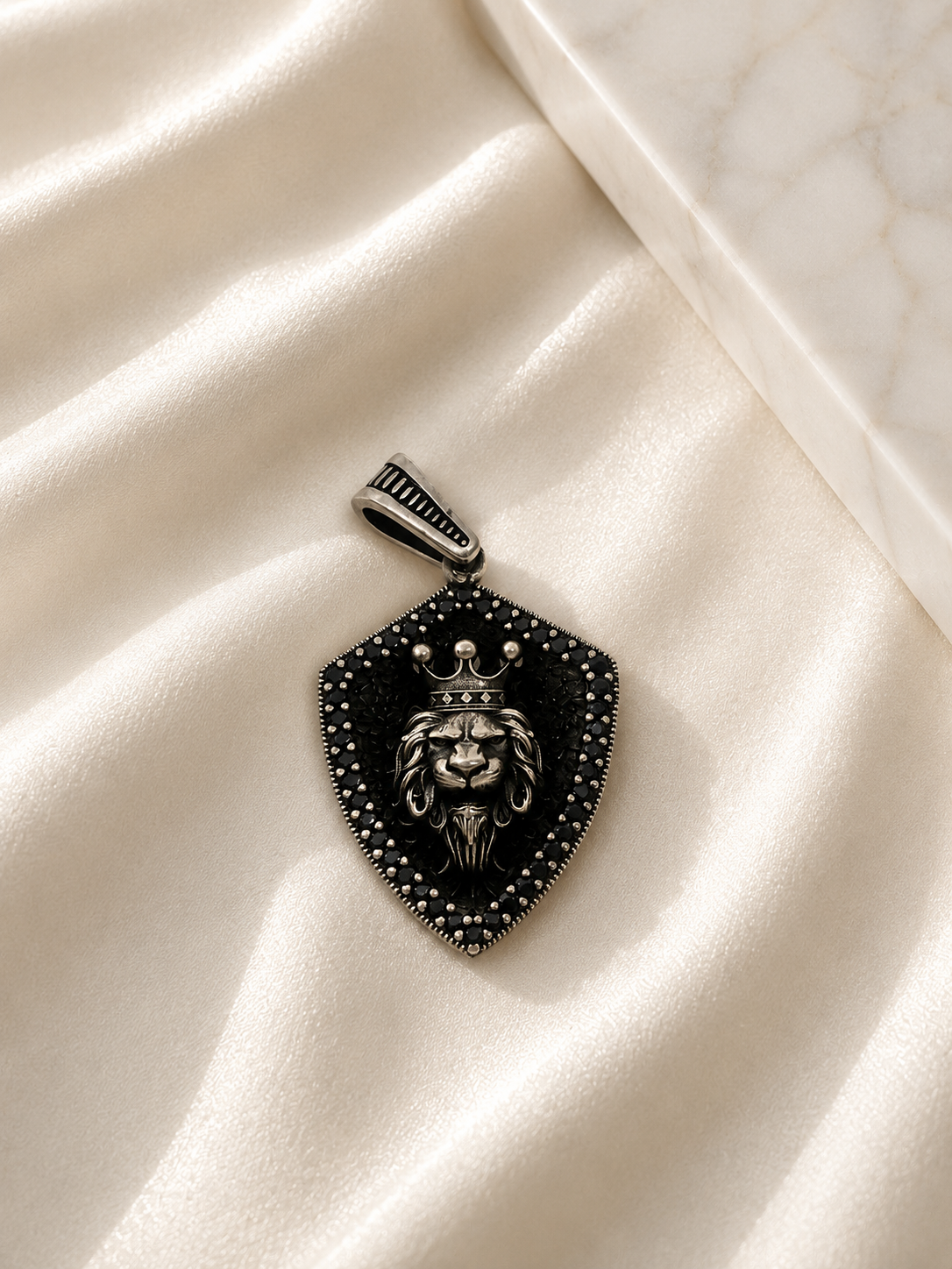 925 Sterling Silver Crowned Lion Emblem Pendant
