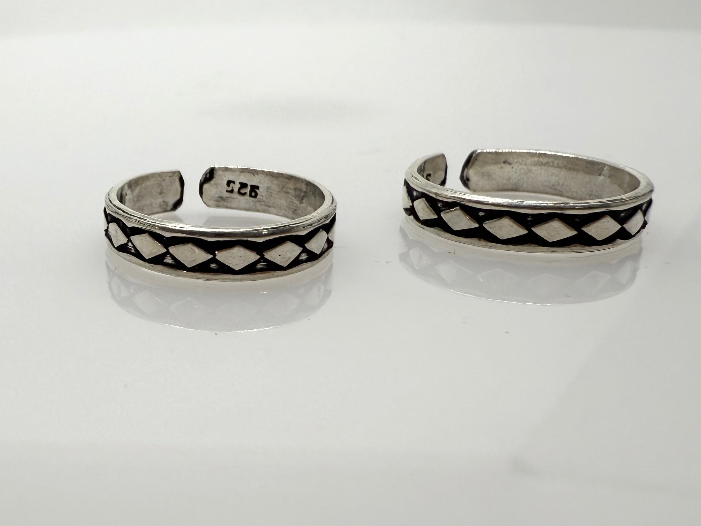 925 Oxidised Silver Toe Rings (2 Rings) | Free Size