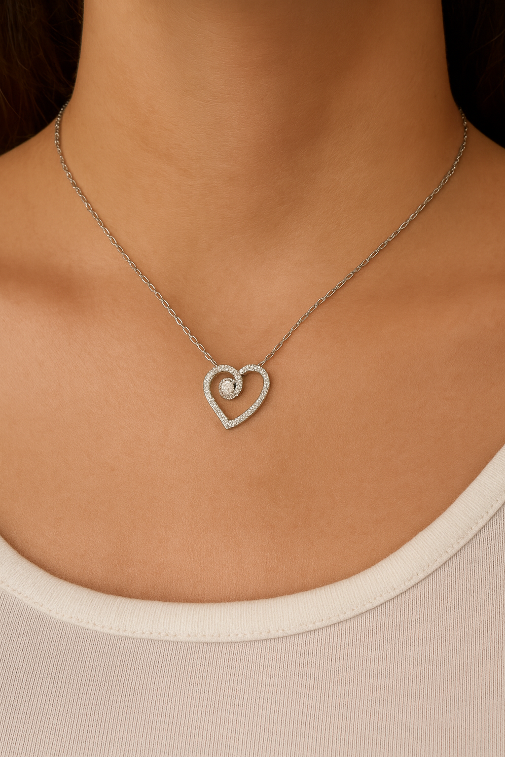 925 Sterling Silver Classic Heart Pendant Neckpiece