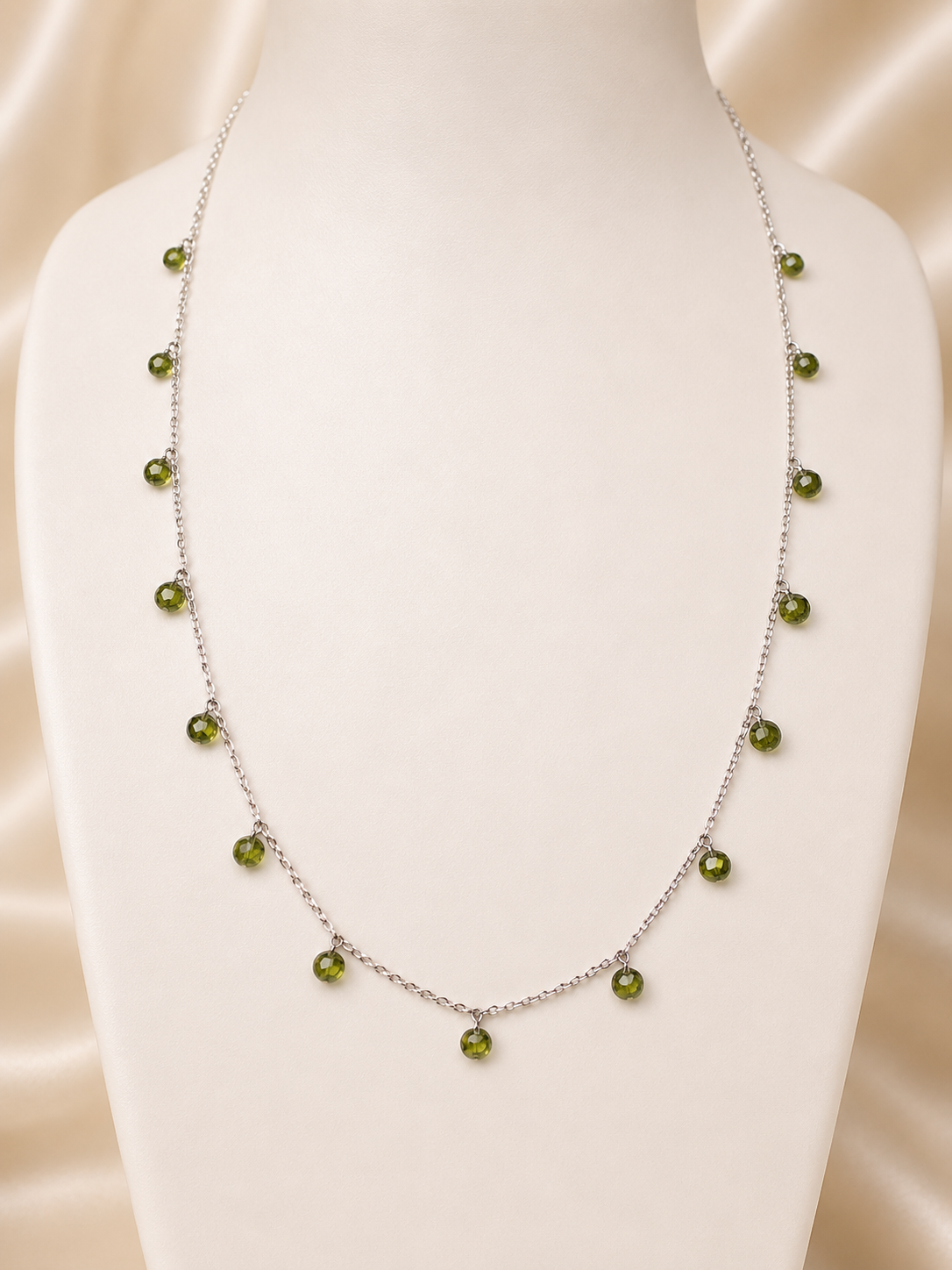 925 Sterling Silver Olive Crystal Queen Neckpiece