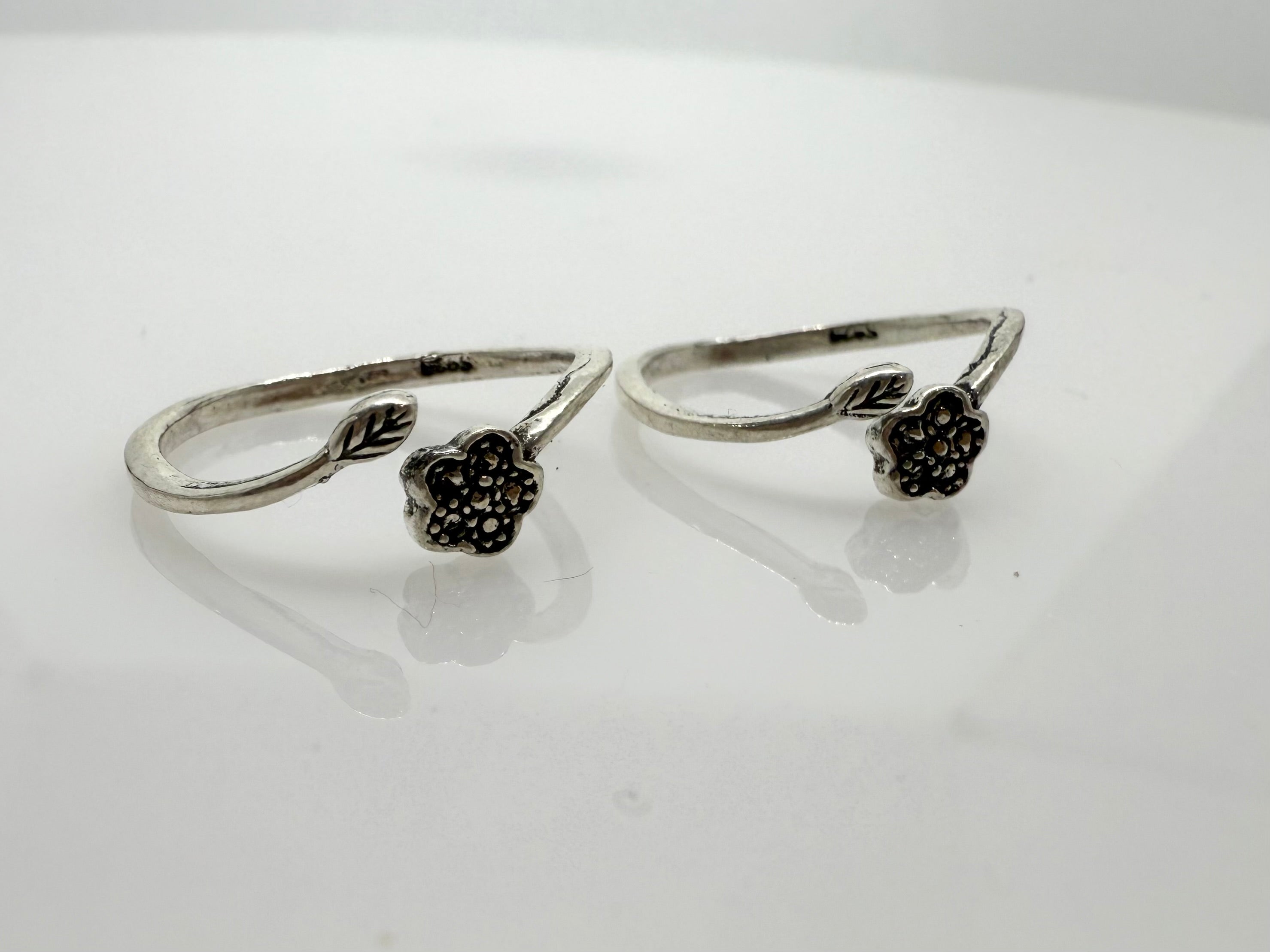 925 Oxidised Silver Toe Rings (2 Rings) | Free Size