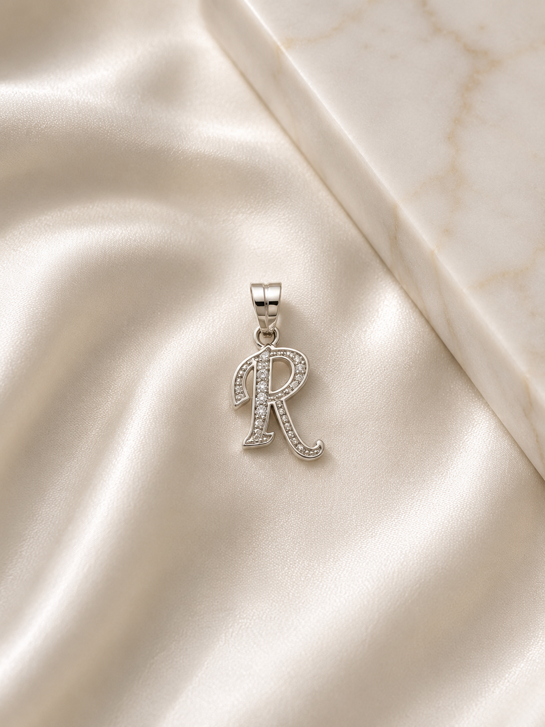 925 Sterling Silver Initial R Pendant