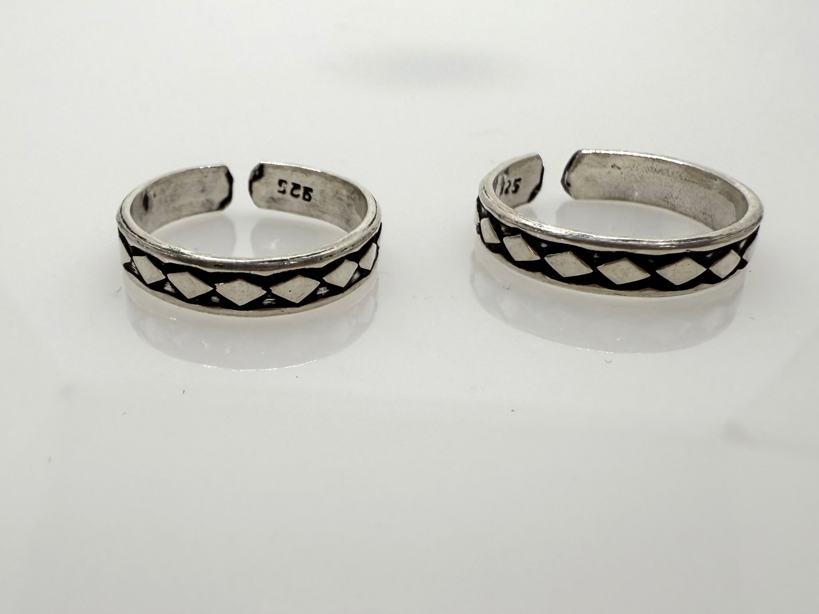 925 Oxidised Silver Toe Rings (2 Rings) | Free Size