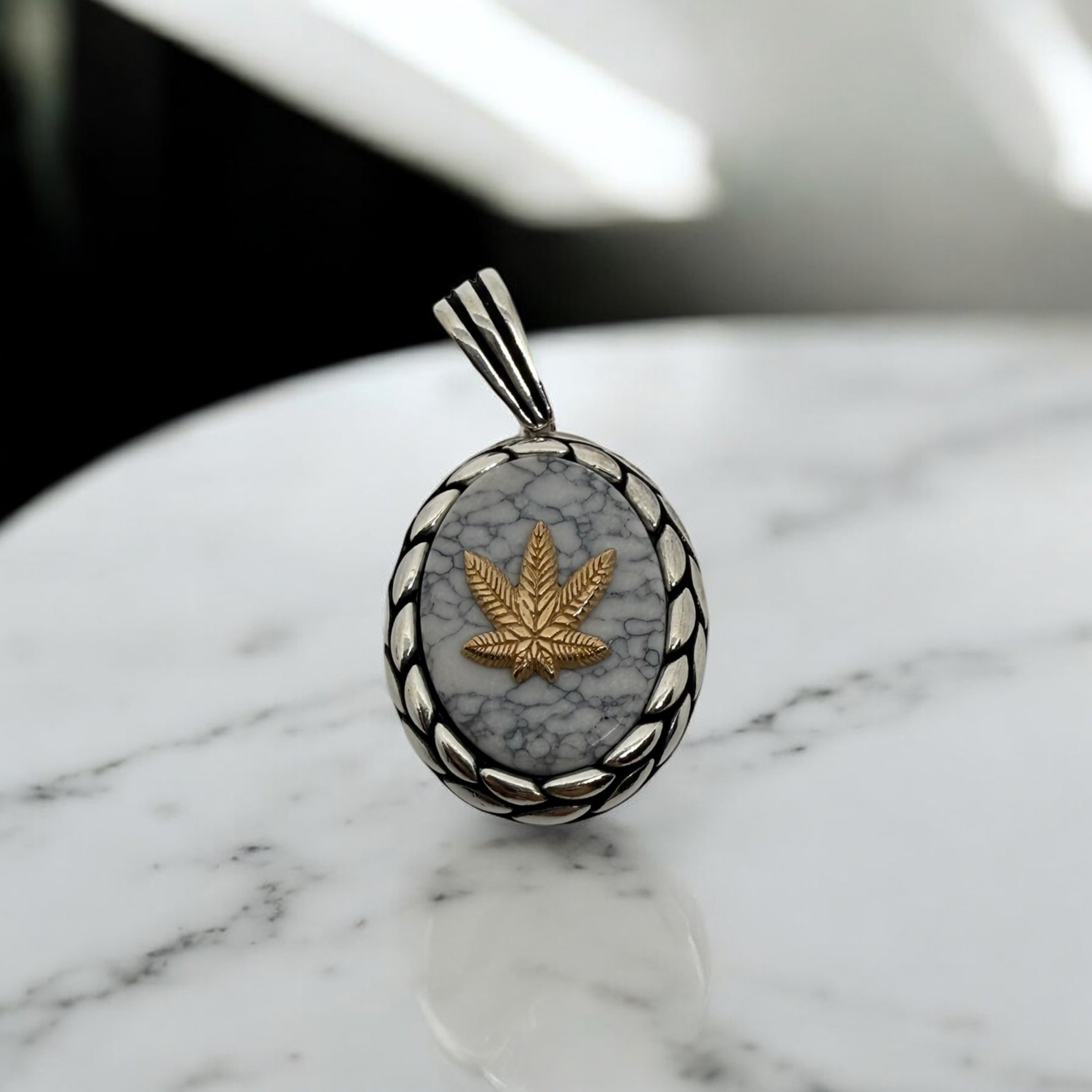 925 Sterling Silver Frost Leaf Pendant