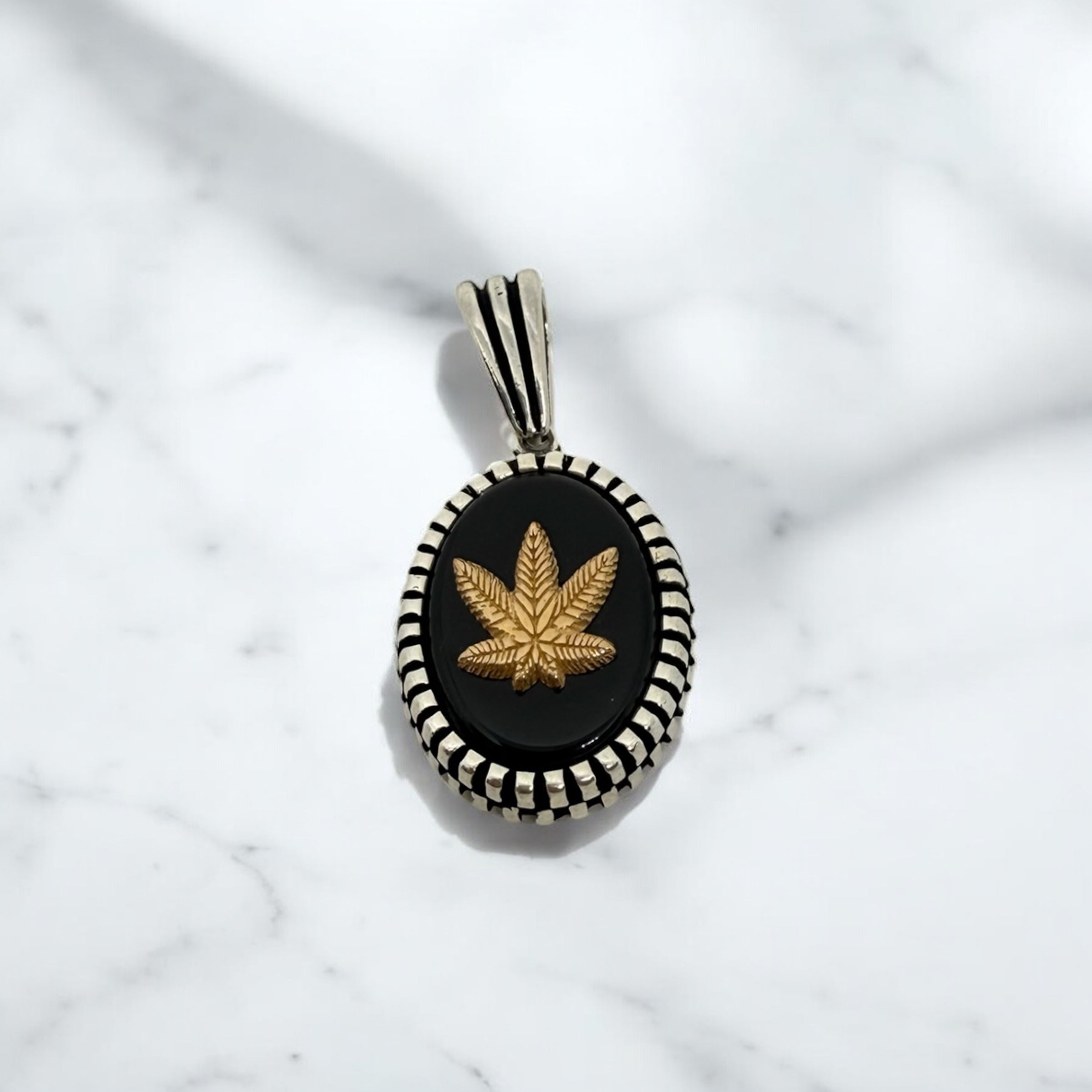 925 Sterling Silver Black Leaf Stripe Pendant