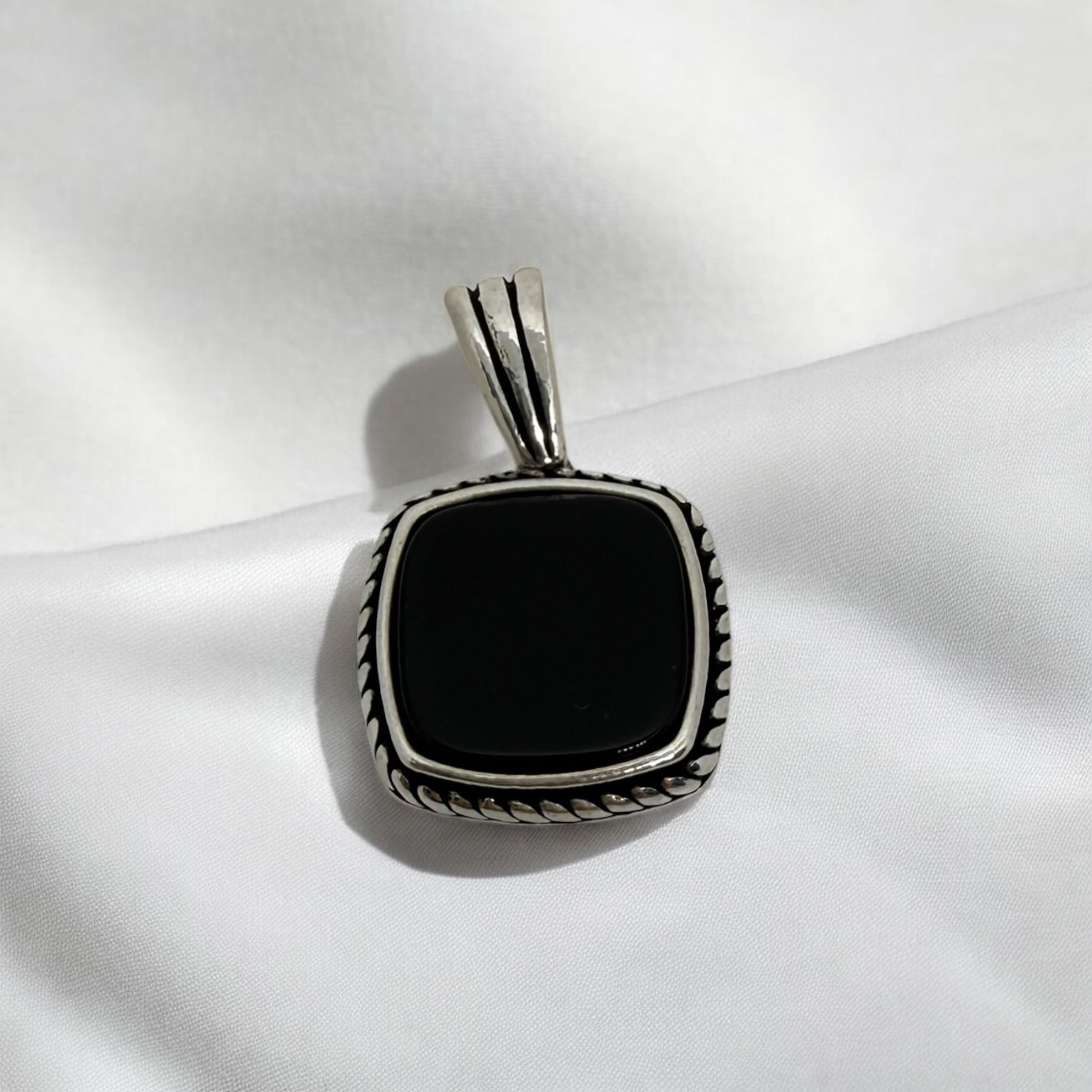 925 Sterling Silver Obsidian Crest Pendant