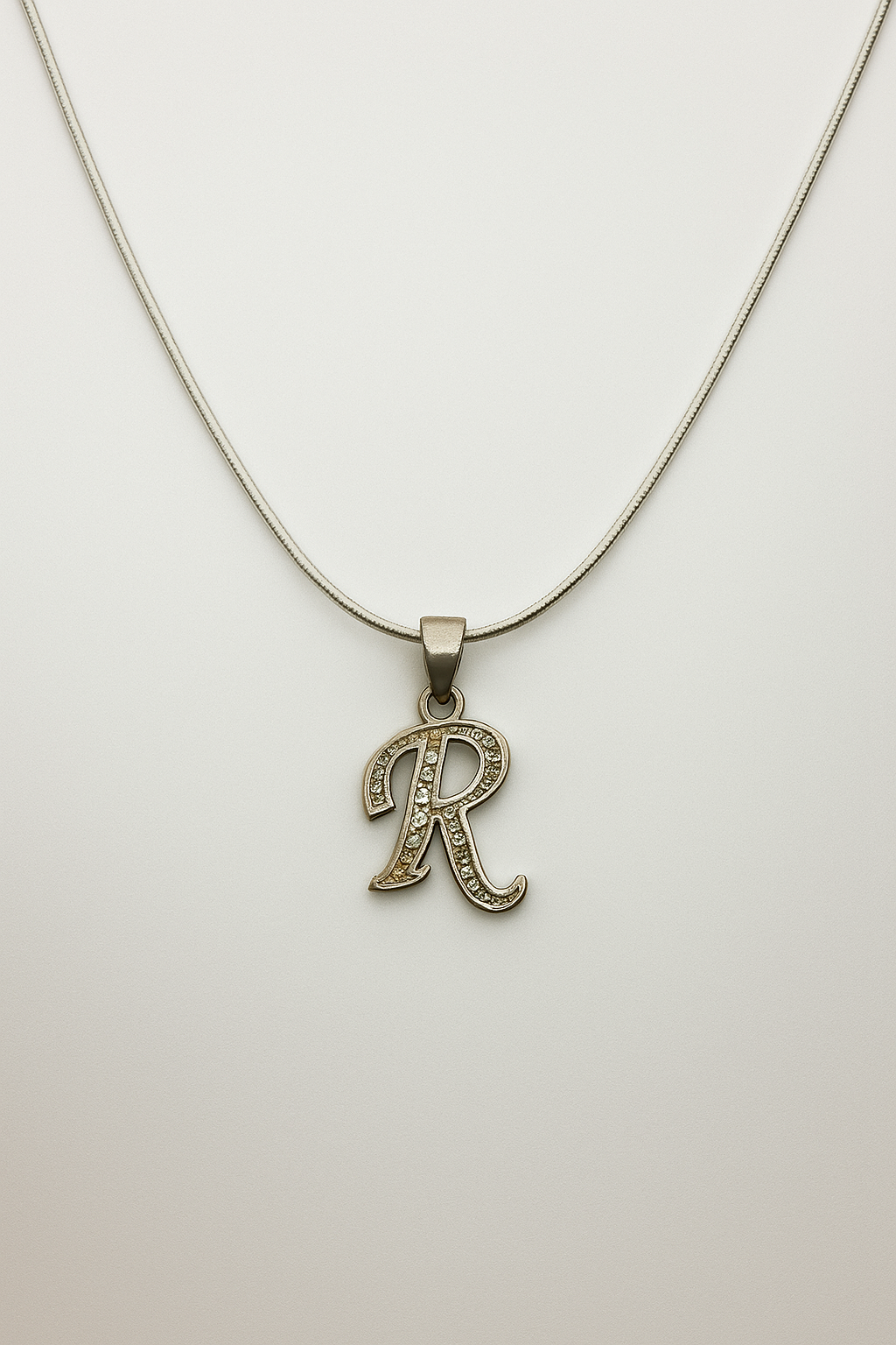 925 Sterling Silver “R” Alphabet Pendant Neckpiece