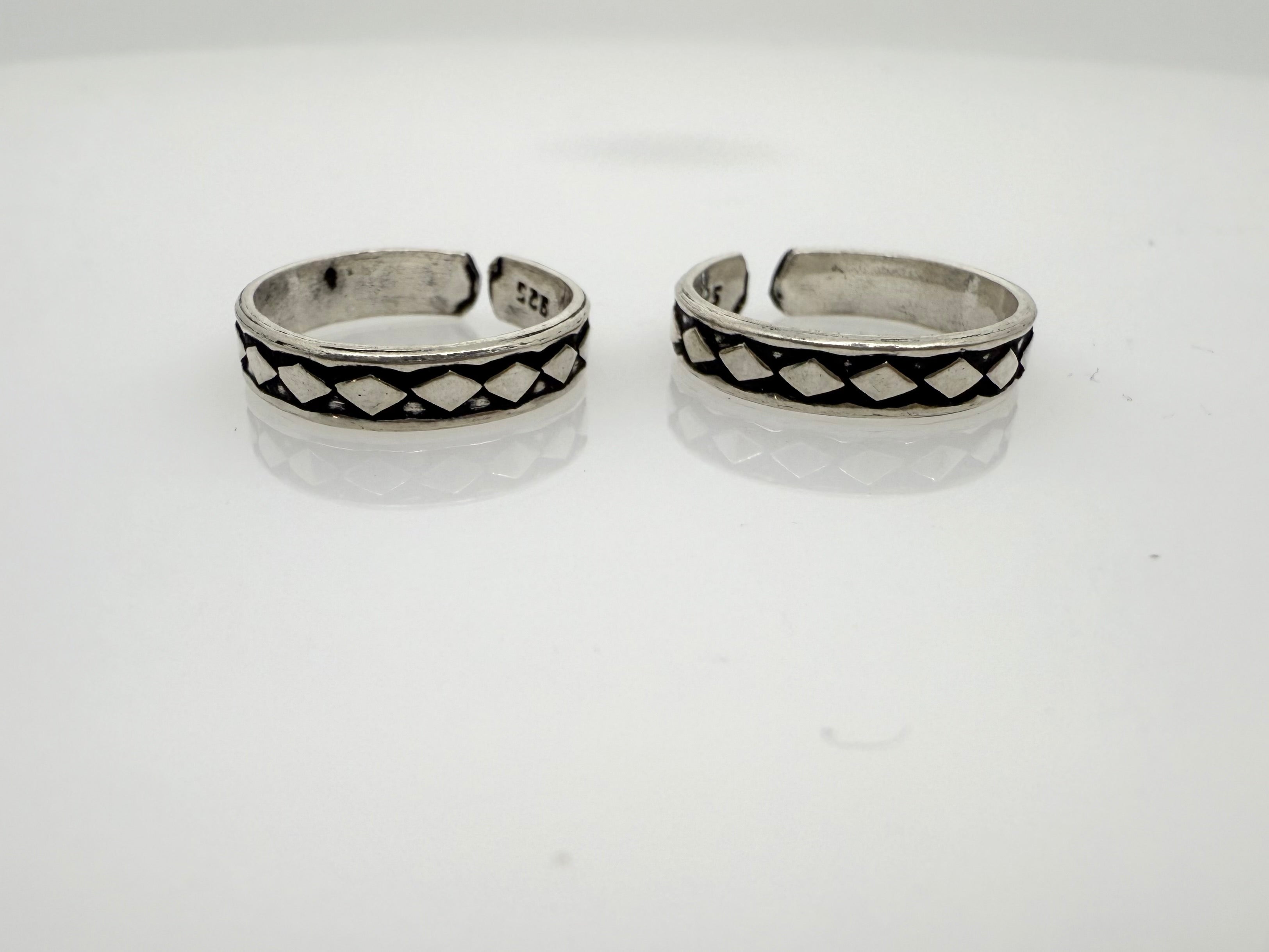 925 Oxidised Silver Toe Rings (2 Rings) | Free Size