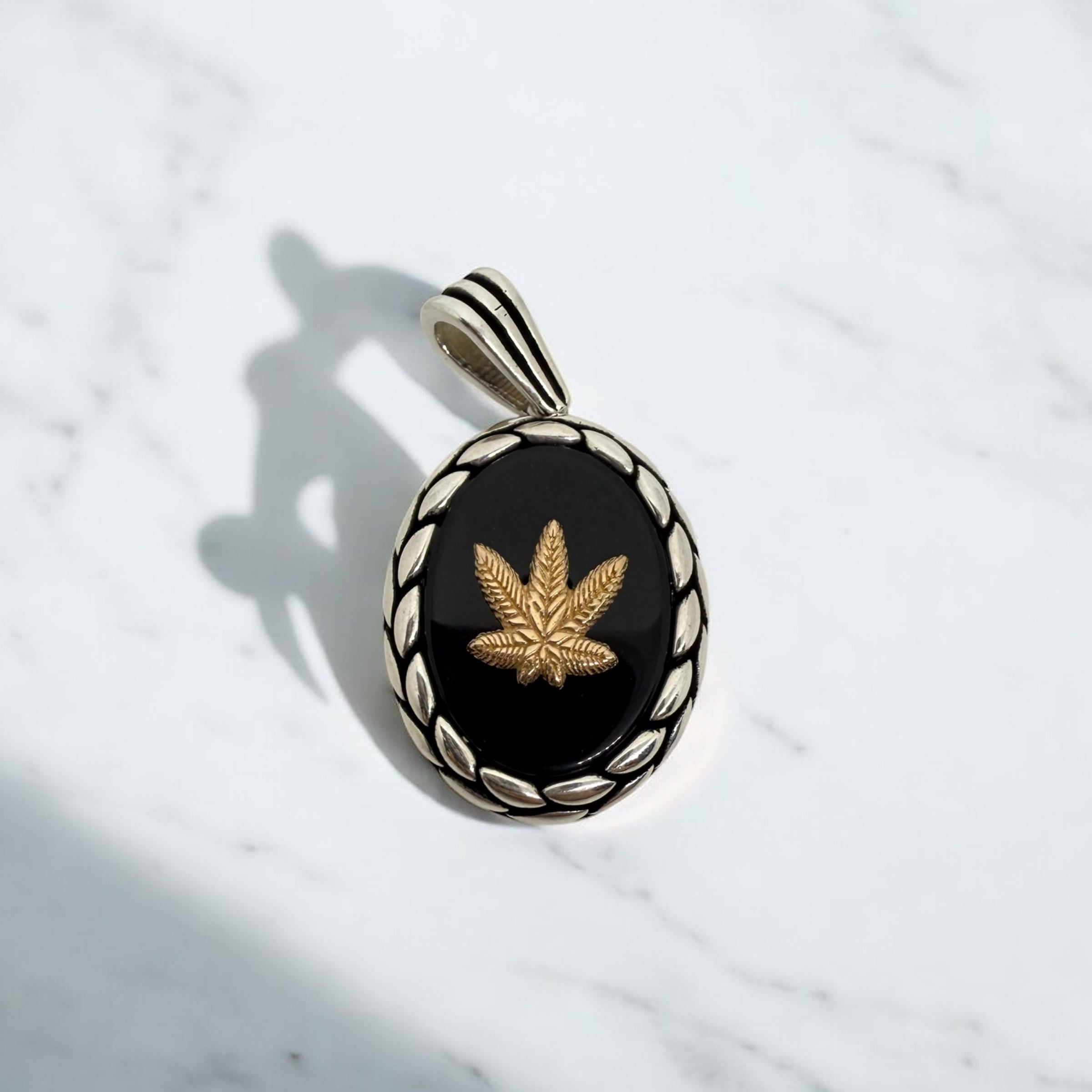 925 Sterling Silver Black Leaf Oval Pendant