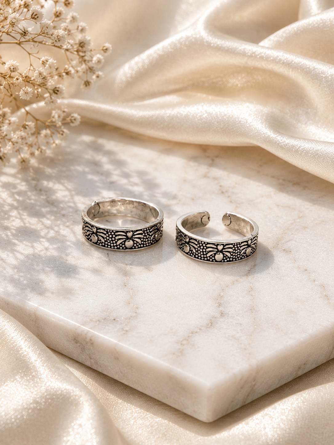 925 Sterling Silver Oxidised Toe rings (2 rings) | Free Size