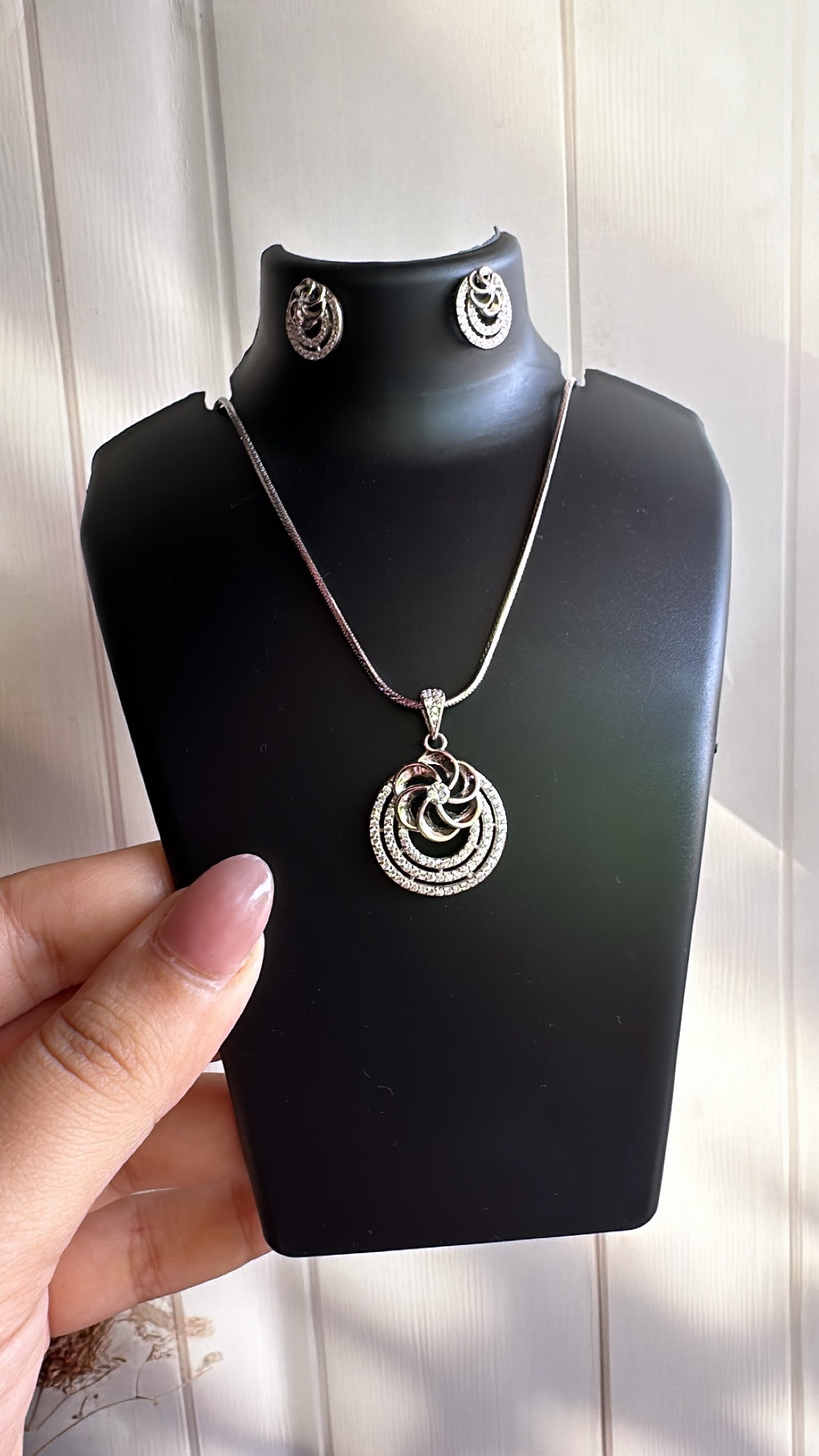 925 Sterling Silver Bloom Pendant Set