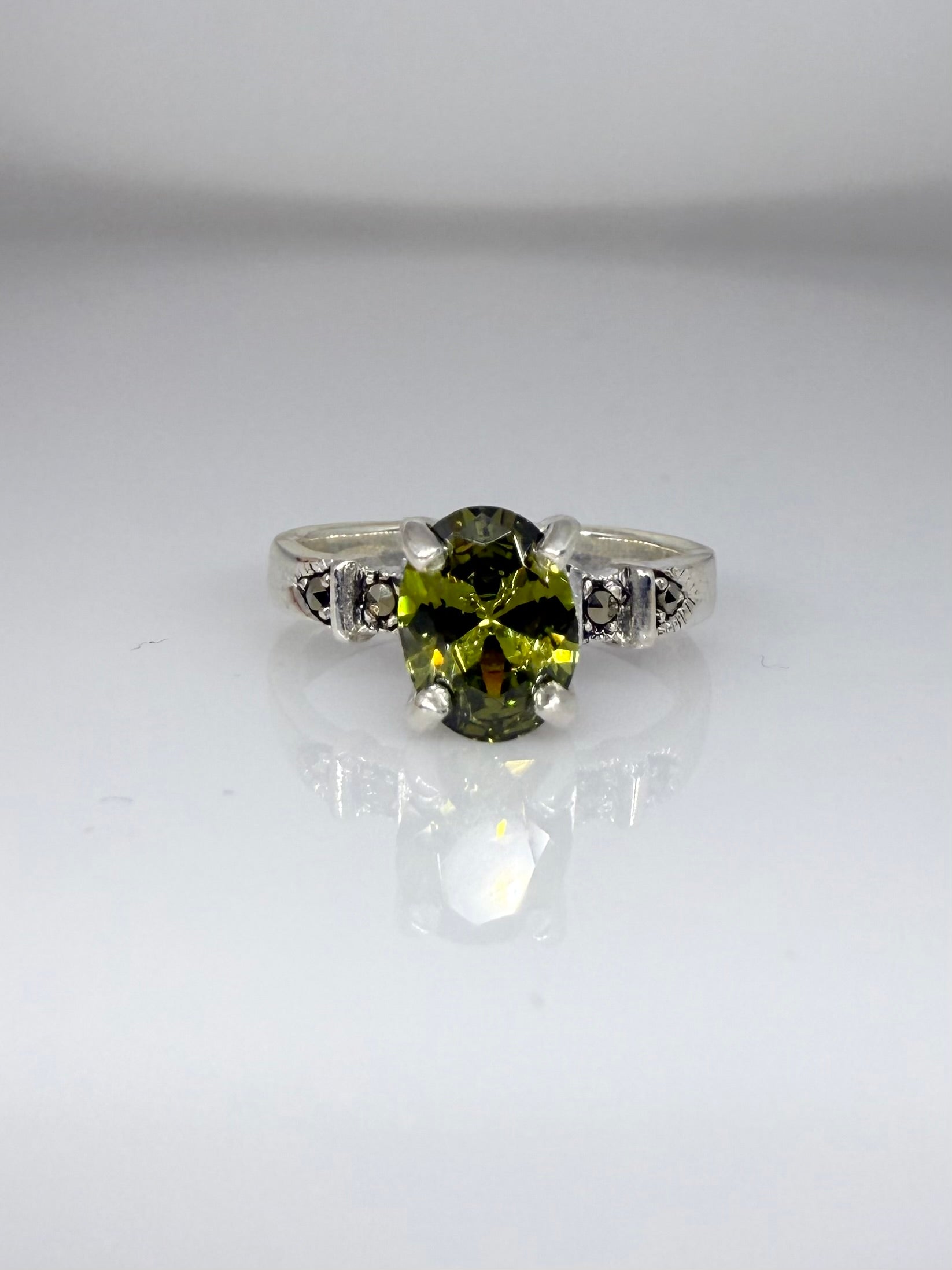 925 Sterling Silver Green Ivy Marcasite Women Ring